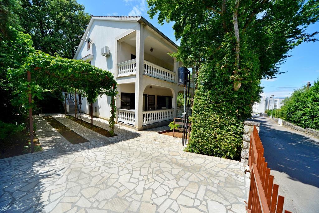 Apartments Karmelic Malinska Phòng bức ảnh