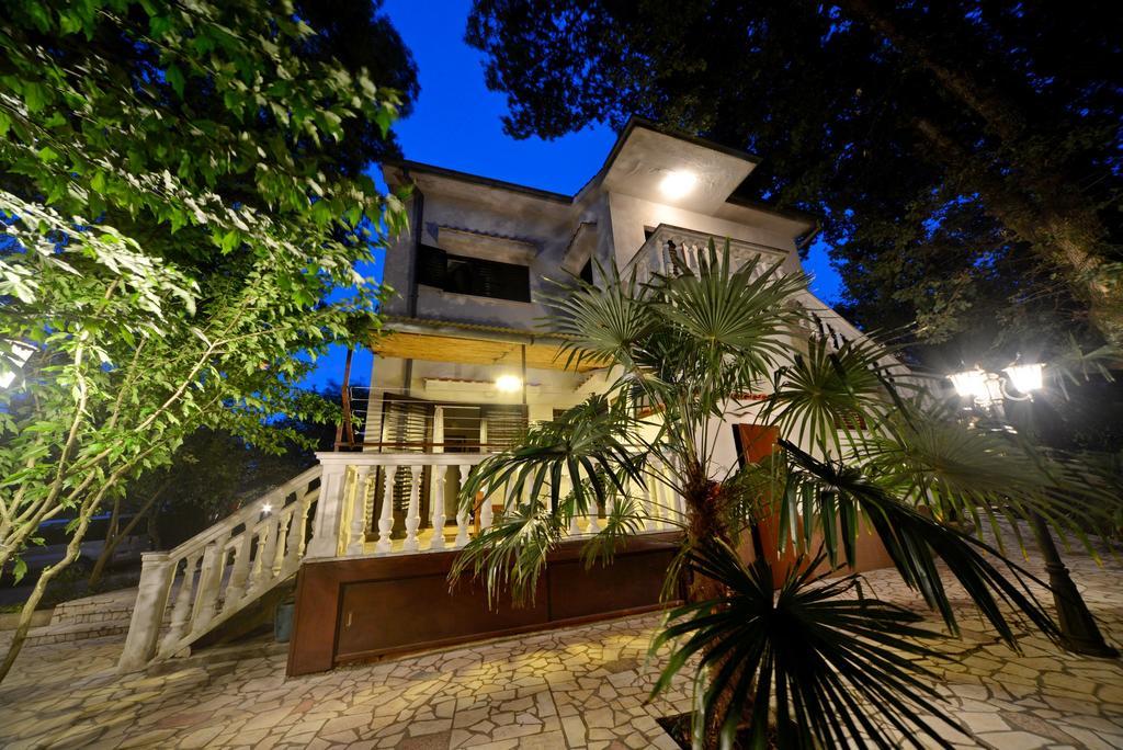 Apartments Karmelic Malinska Ngoại thất bức ảnh