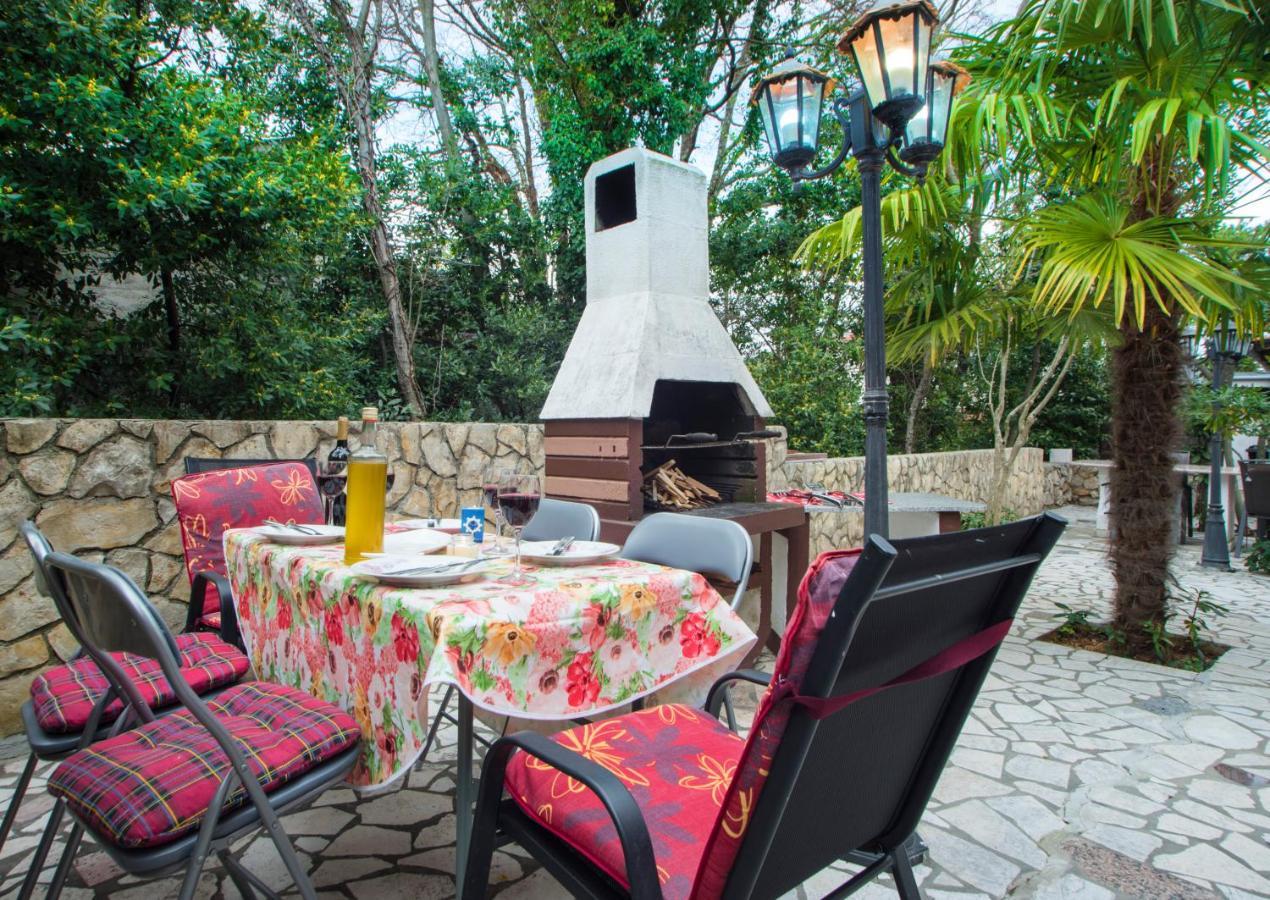 Apartments Karmelic Malinska Ngoại thất bức ảnh