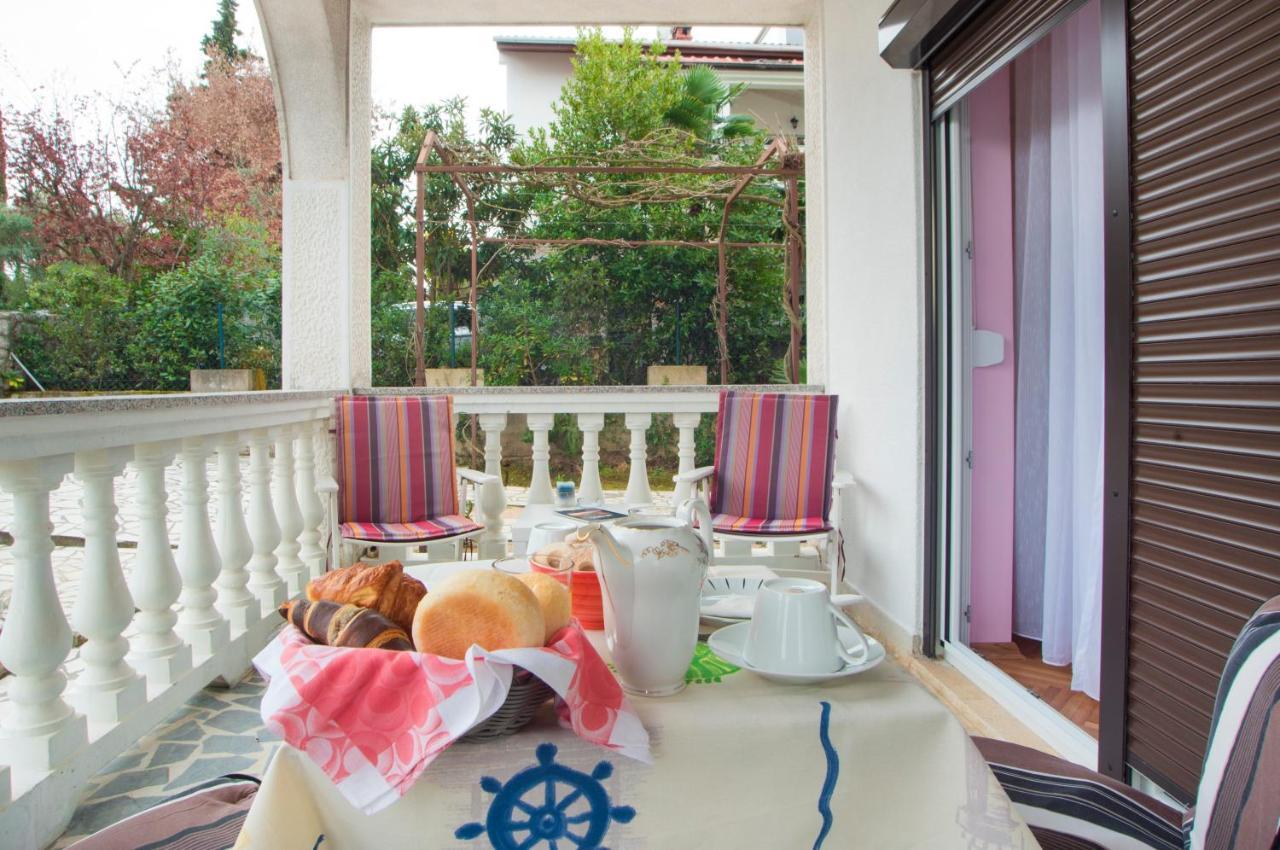 Apartments Karmelic Malinska Ngoại thất bức ảnh